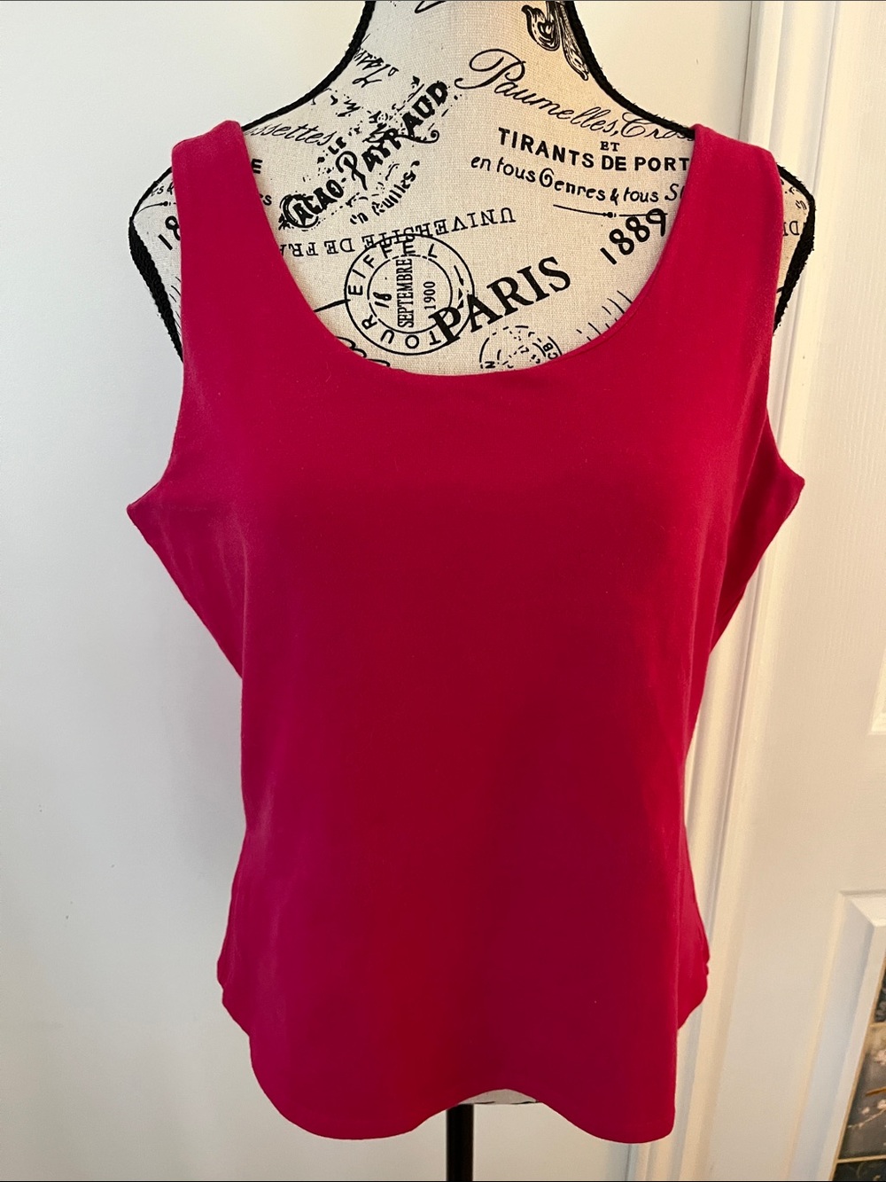 😃Scoop Neck Tank Top in Vibrant Pink